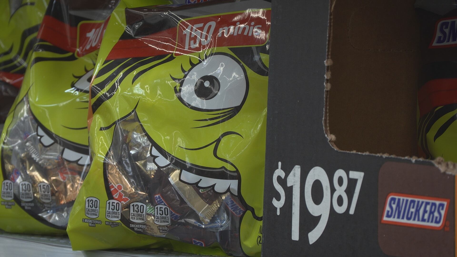 Halloween costs rise as shoppers budget for candy, costumes