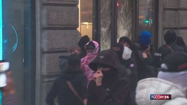 Milano blindata, pattuglie con i militari nei punti critici e fermi ...