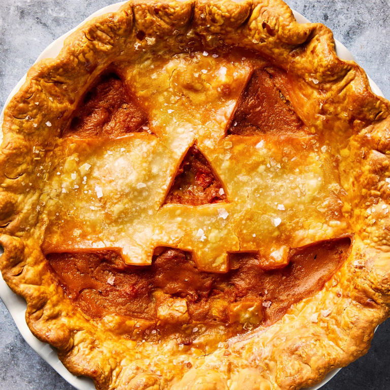 My pumpkin pot pie is the cozy meatless dinner that's guaranteed to ...