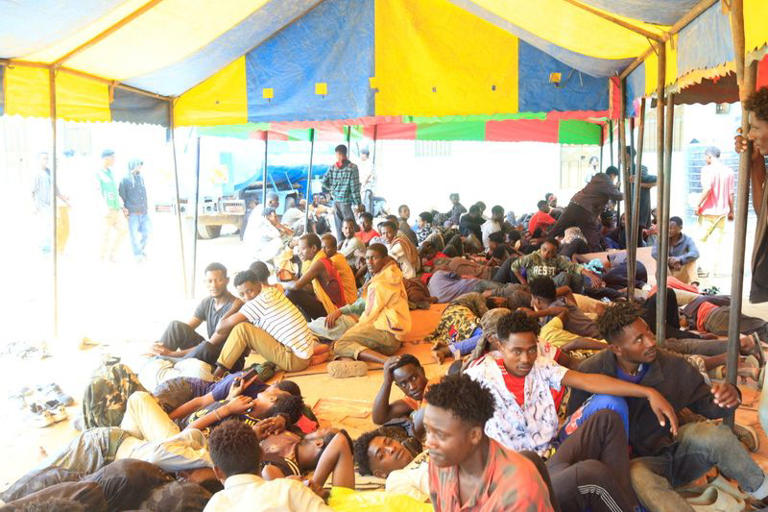 Fighting in Ethiopia border town kills nine, thousands flee to Kenya