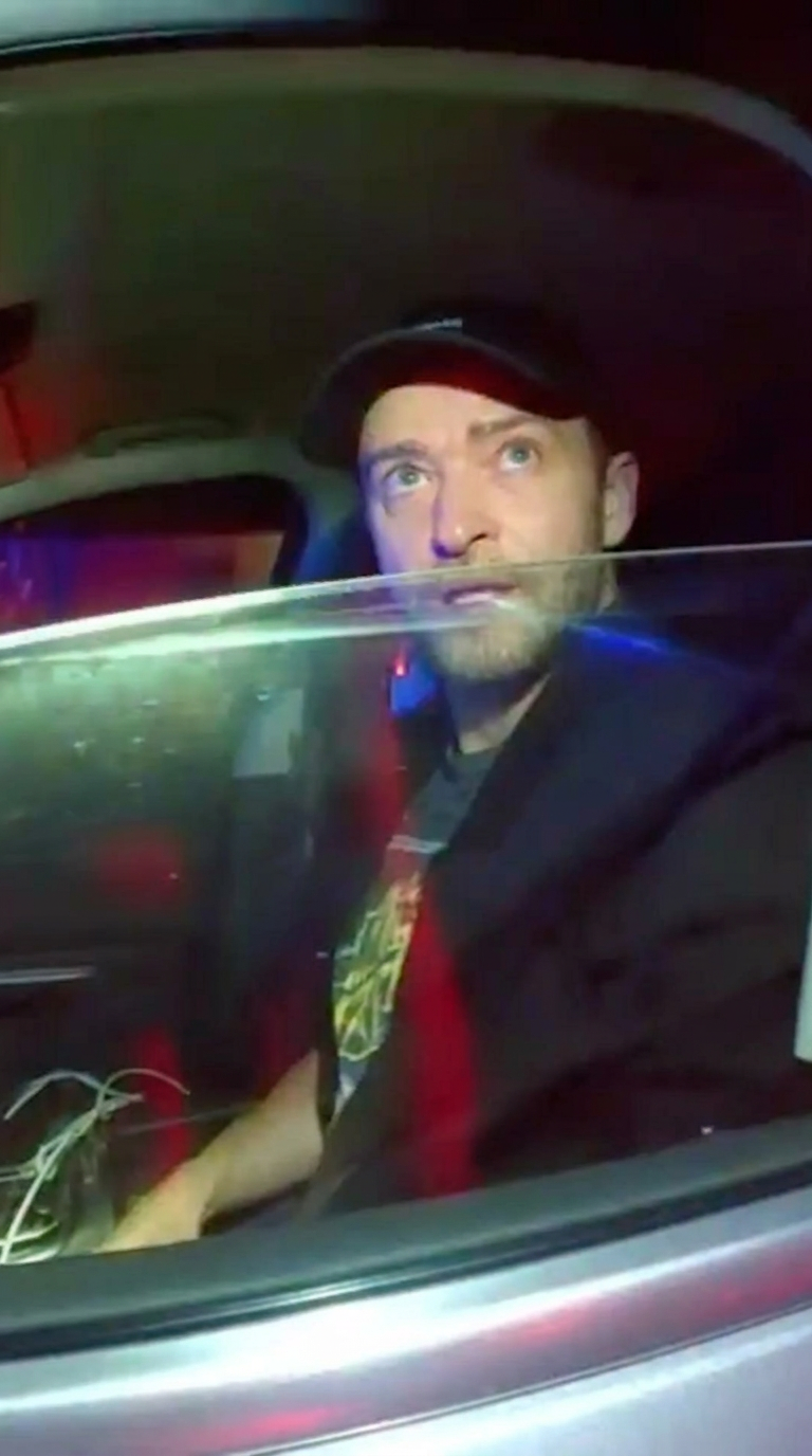 Justin Timberlake struggles with sobriety test during arrest