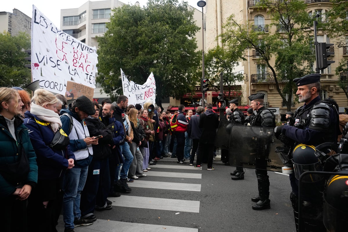 Fears of further violence as France braces for more protests