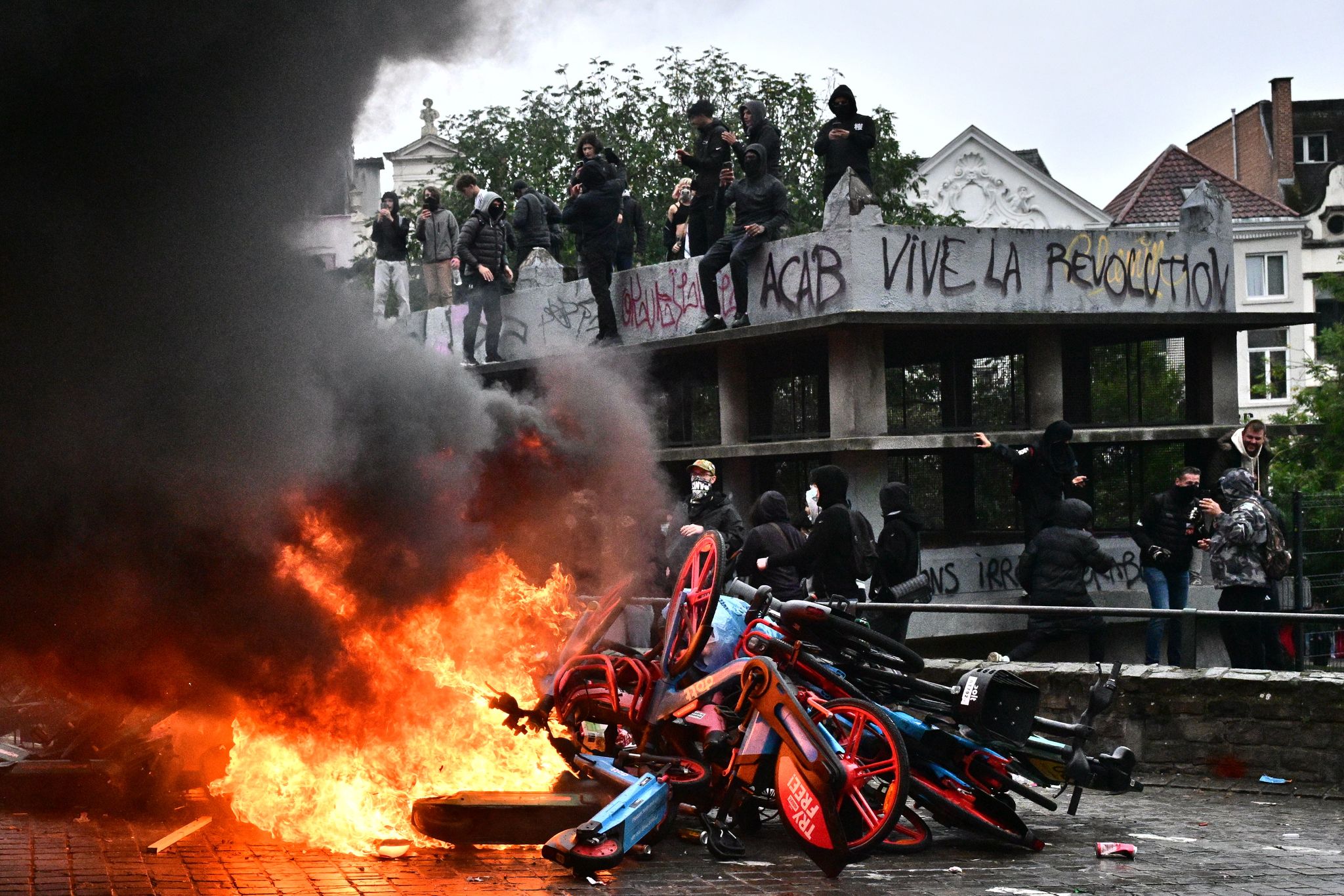 Rental scooters and bikes banned in Brussels over fears of new clashes