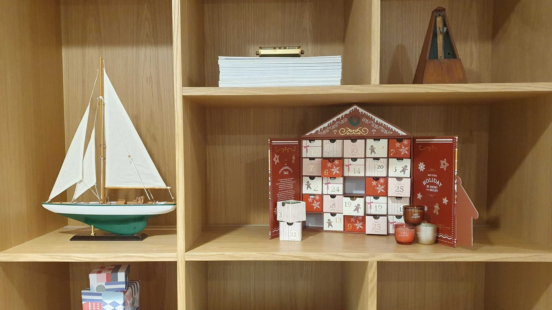I got my hands on Aldi’s scented candle advent calendar – it’s the best ...