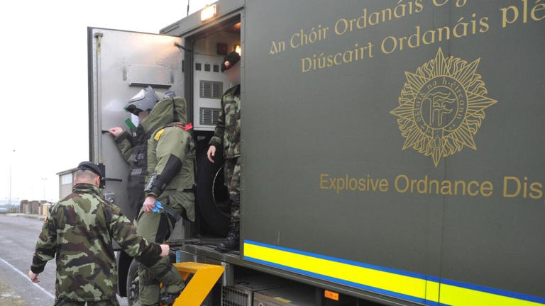 New IRA investigation: Army bomb disposal team examines suspected ...