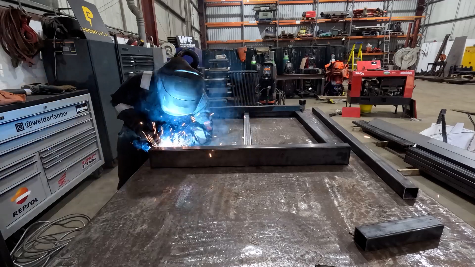 Amazing MIG welding skills building a strong rectangular steel frame ...