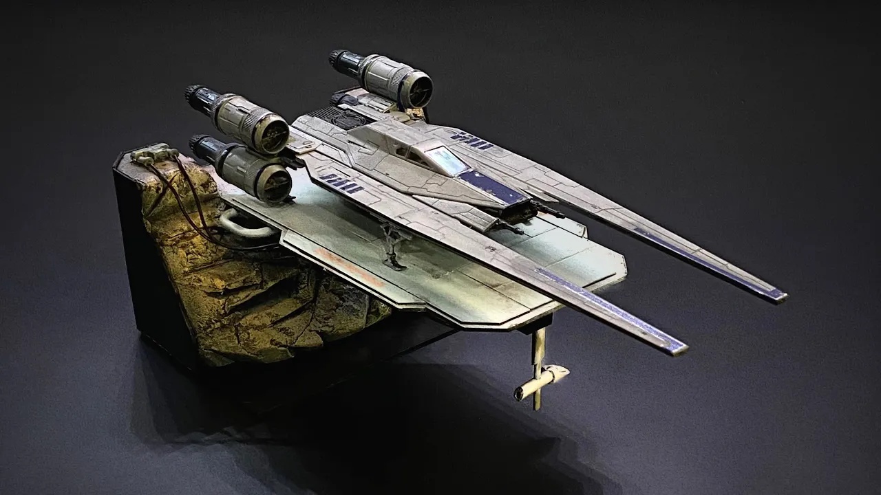 U-wing + creative display stand