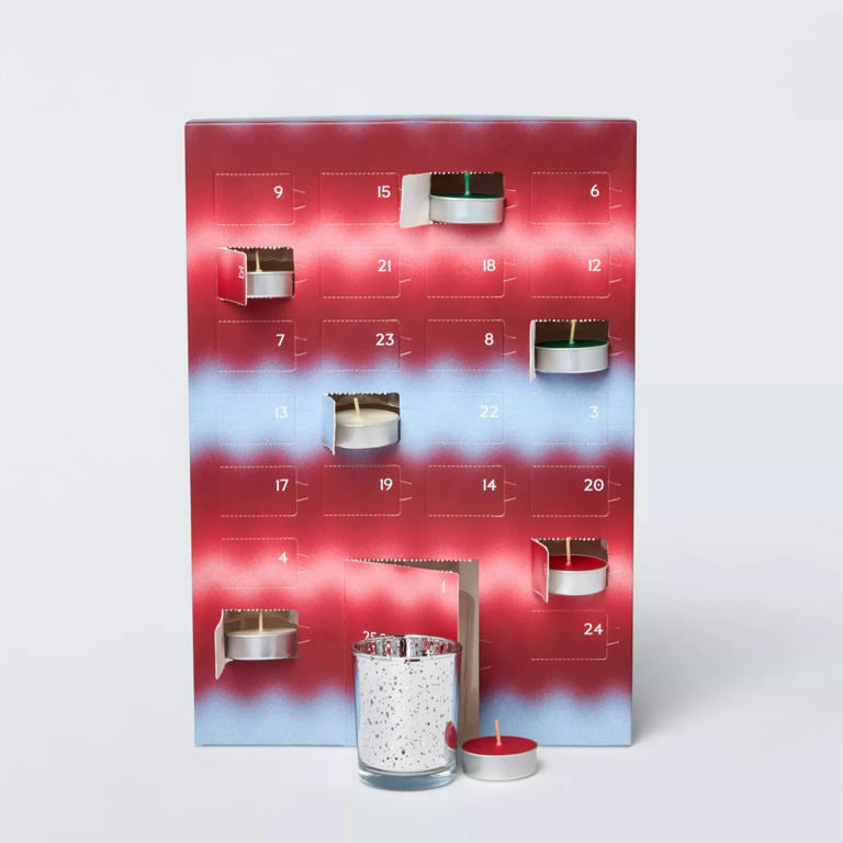 I got my hands on Aldi’s scented candle advent calendar – it’s the best ...
