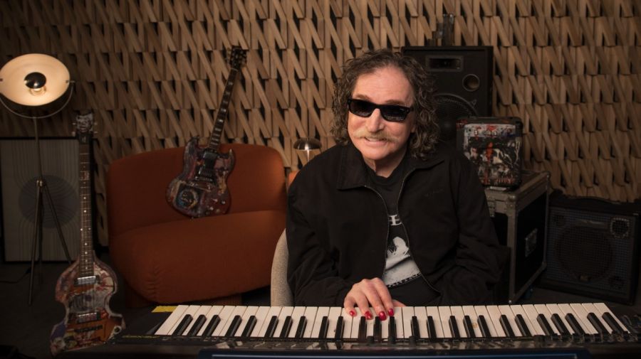 Charly García cumple 75 años, y Netflix anuncia su documental: el ...