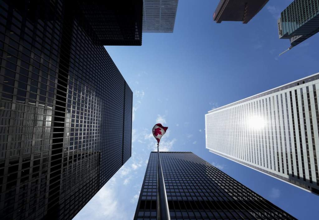Canadian banking fees hard for consumers to see or anticipate, report says
