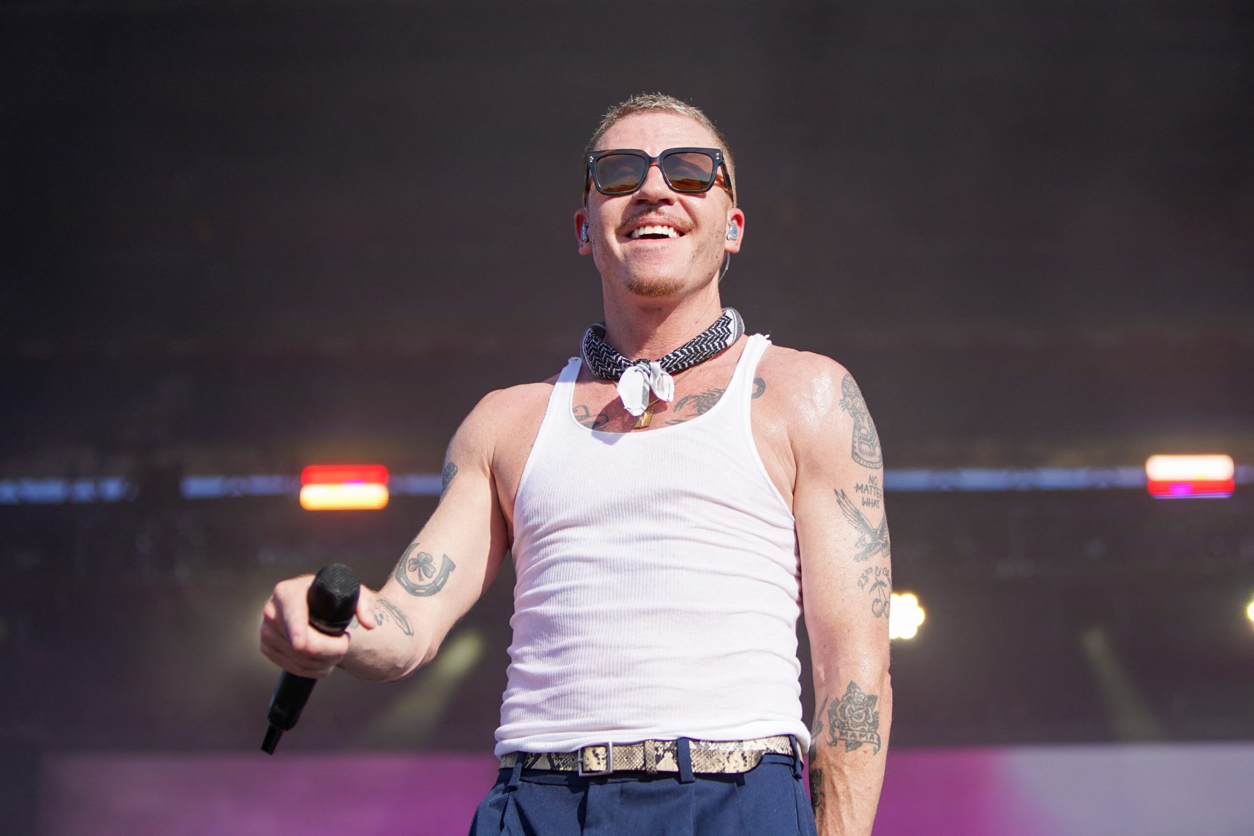 Macklemore says 'Free Palestine,' slams ICE at first headlining show ...
