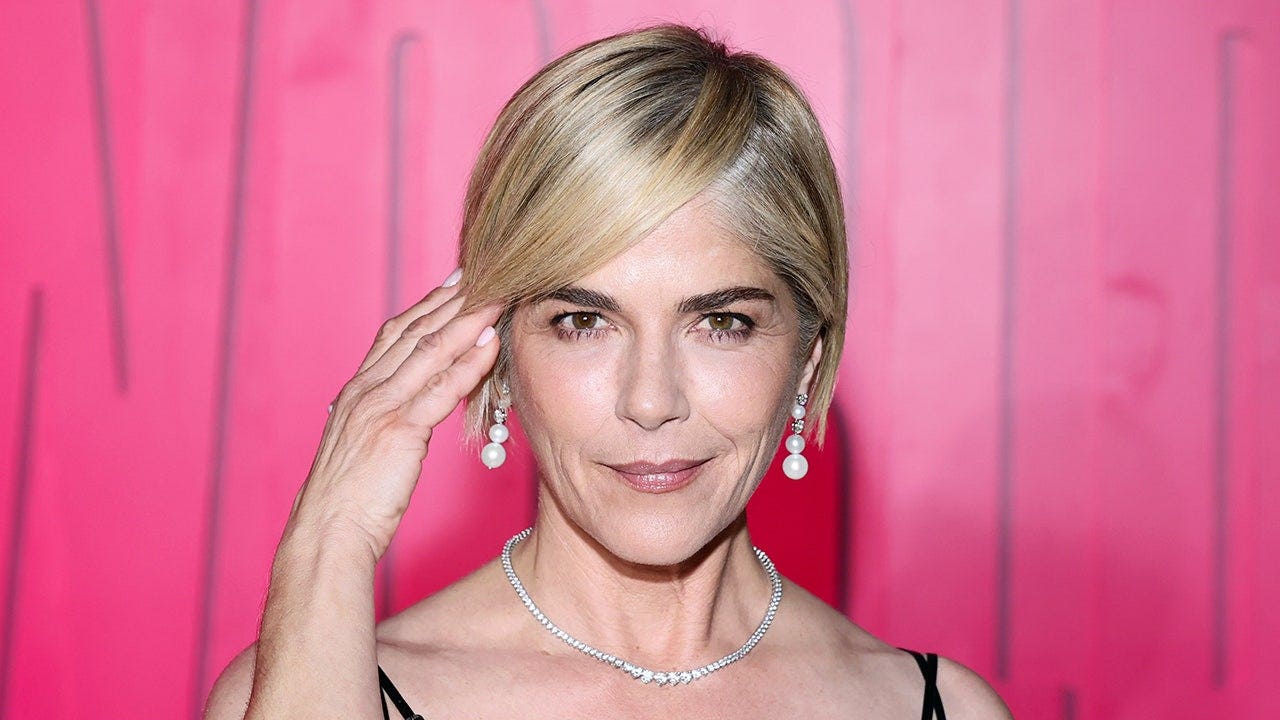 Selma Blair says Hollywood director threatened to gouge her eyes out if she exposed his alleged misconduct