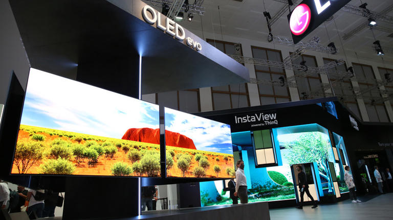 7 times when you actually should use motion smoothing on your TV