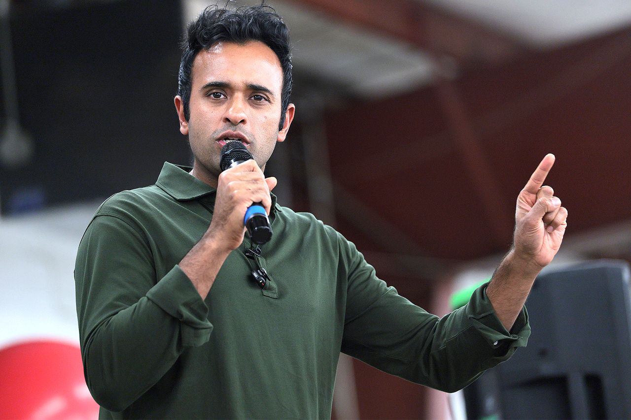 Trump defends Vivek Ramaswamy’s controversial attack ad against Amy ...