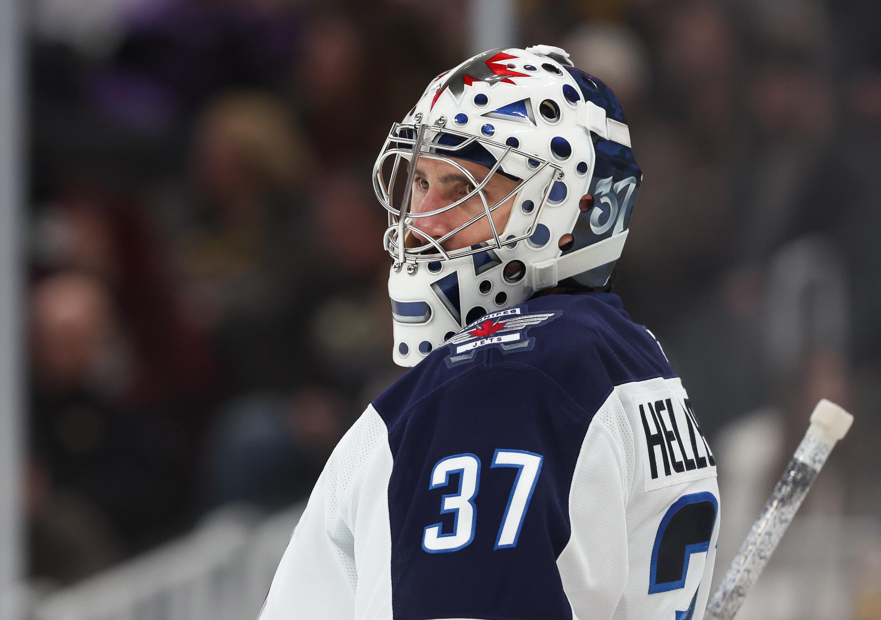 Report: Devils acquire Hellebuyck from Jets