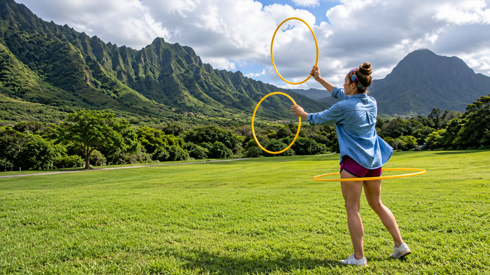 Queen of the rings shows incredible hula hoop skills