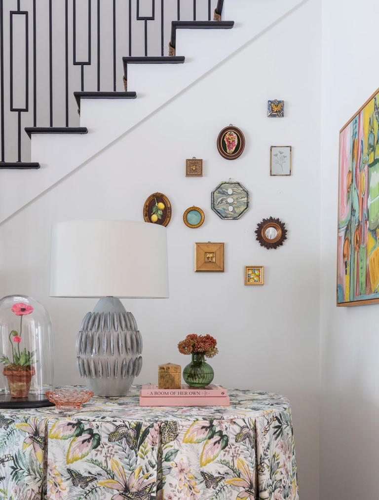 Gen Z is breaking this old-school gallery wall rule—and designers say ...