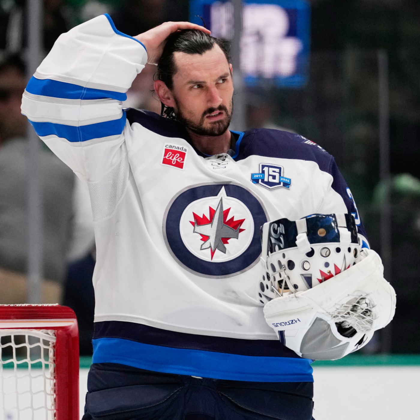 Les New Jersey Devils engagent le gardien vedette Connor Hellebuyck
