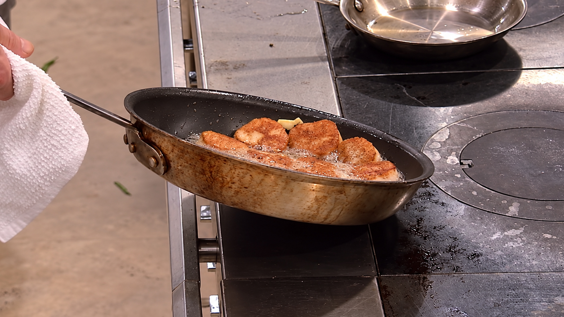 Chef Ramsay catches deep fried scallops during service