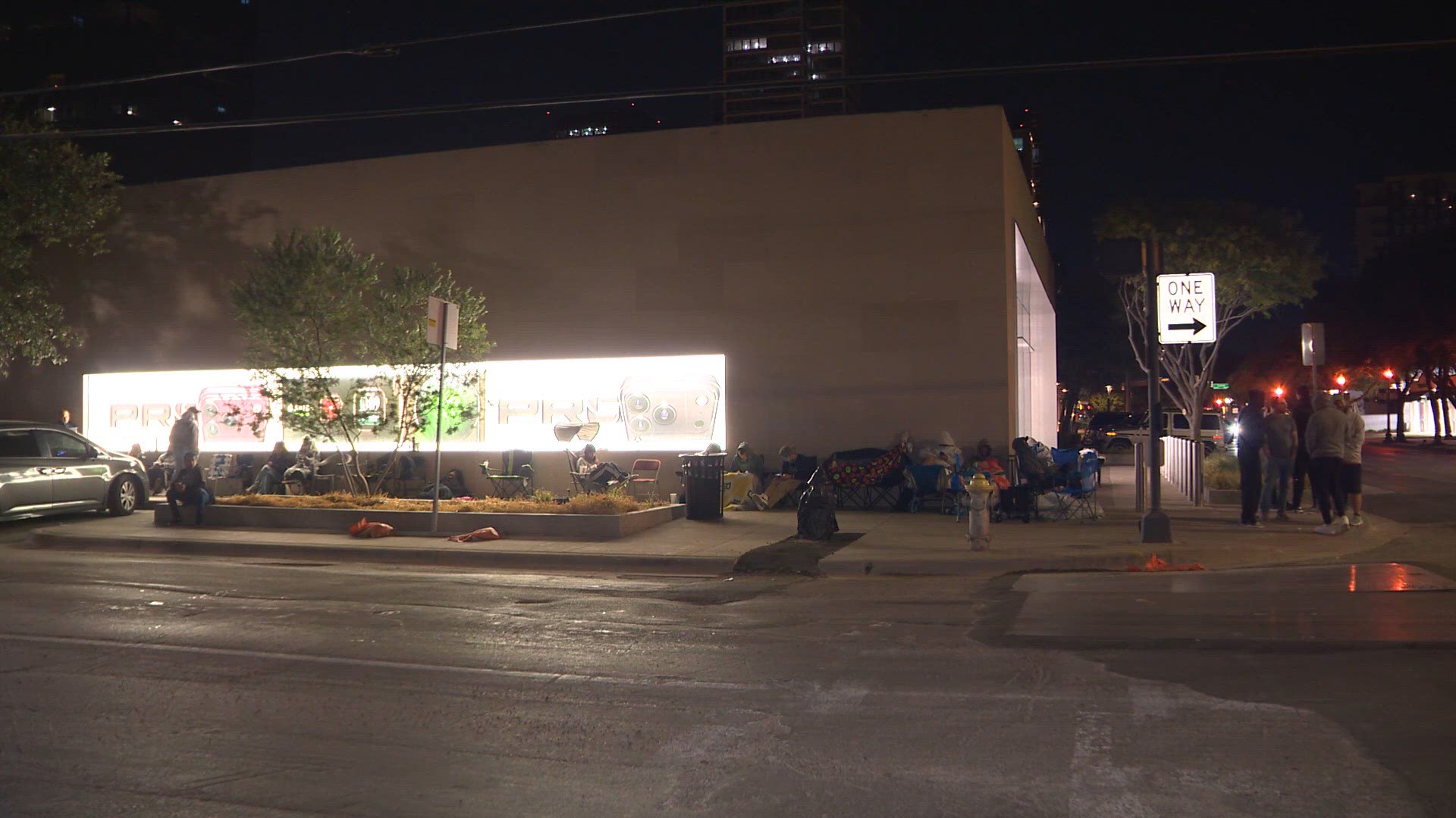 People line up early to purchase Apple iPhone Duo this morning