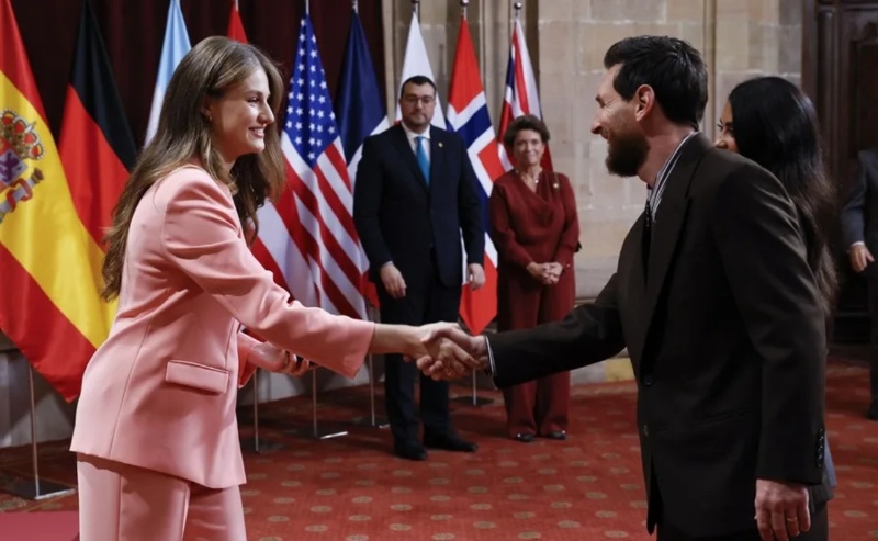 La princesa Leonor entrega el Premio Princesa de Asturias a Lionel ...