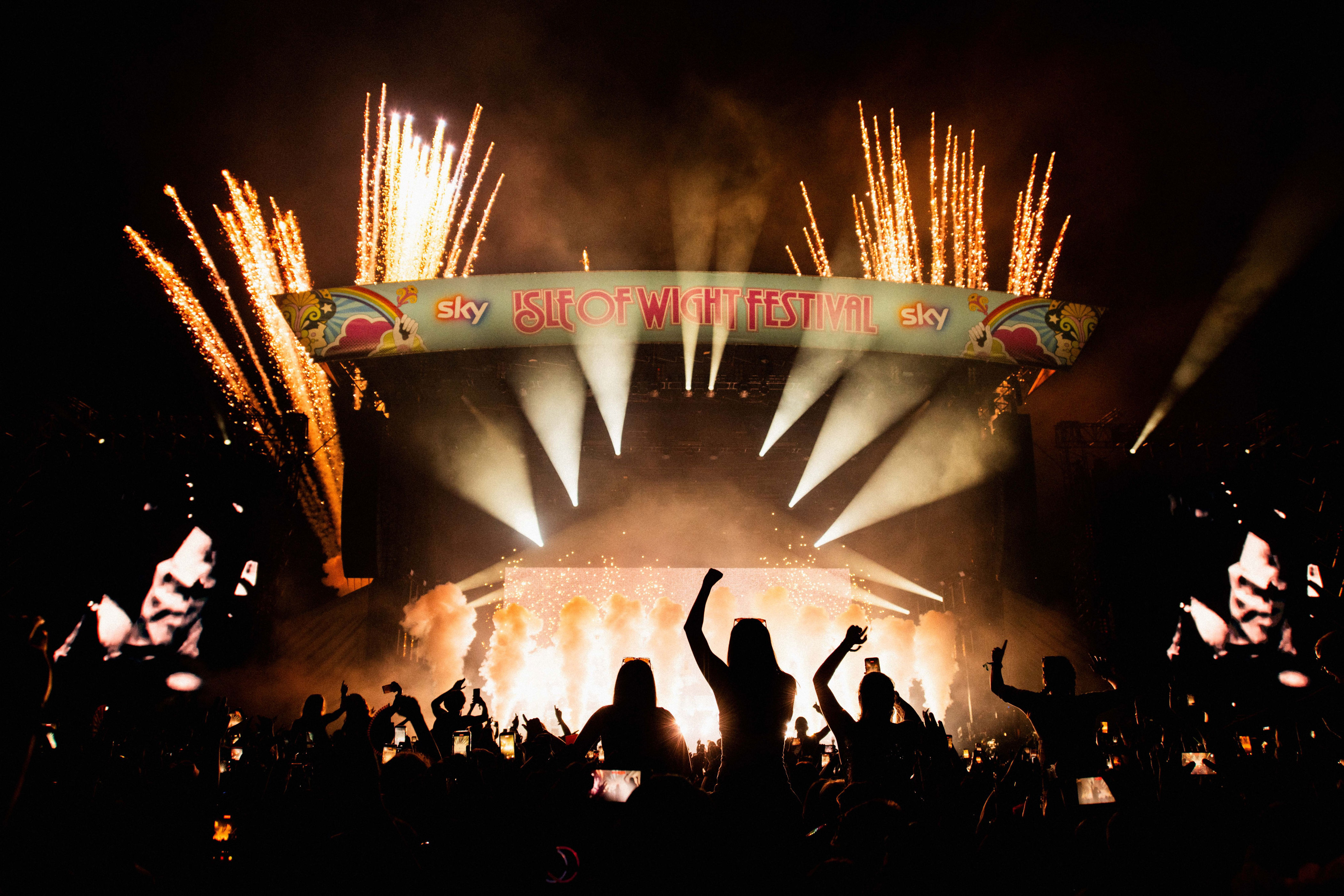 Fatboy Slim, Robbie Williams and Kings of Leon to headline Isle of ...
