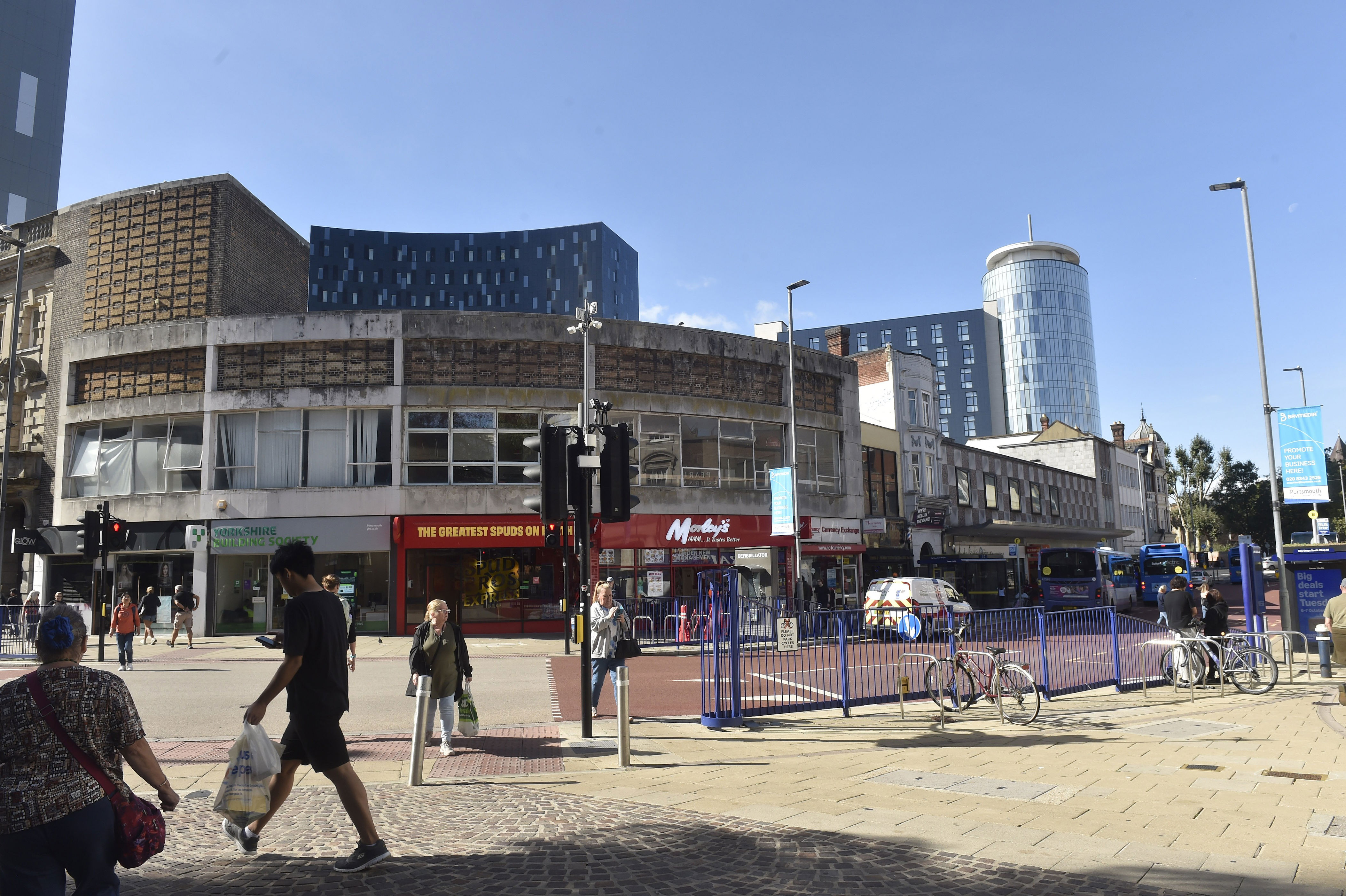 Police conduct immigration checks on Commercial Road under Operation ...
