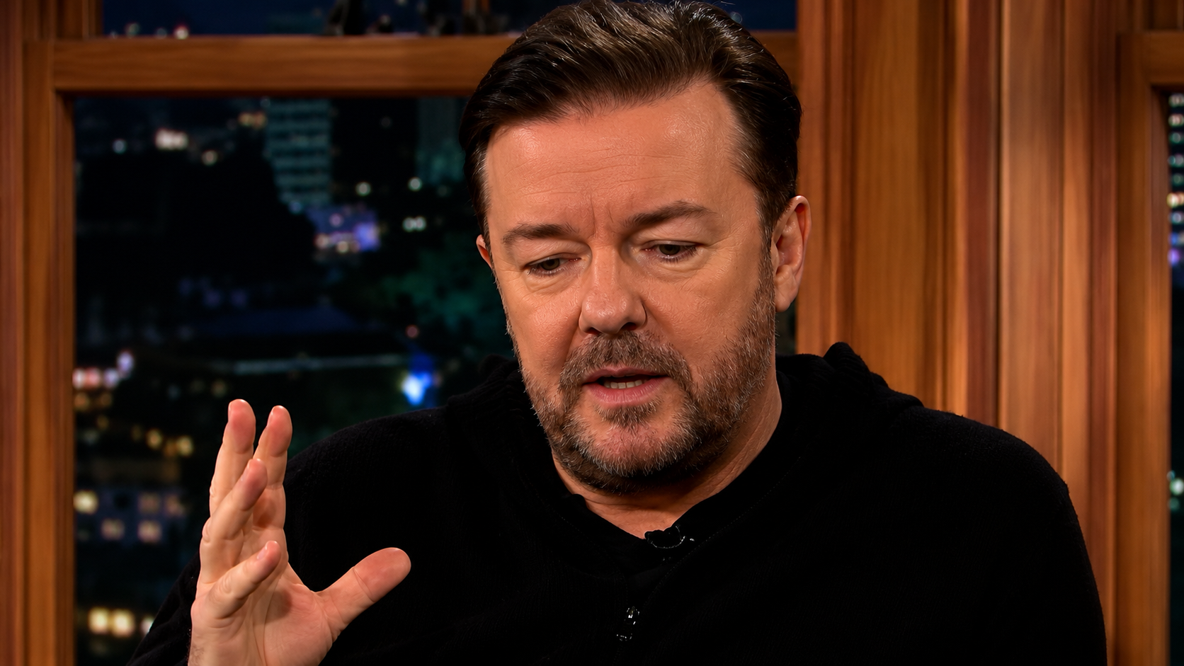 Ricky Gervais accused a journalist of inventing their meeting - 