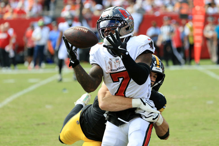 Bold running back predictions in NFL Week 7: Jonathan Taylor, Bucky ...