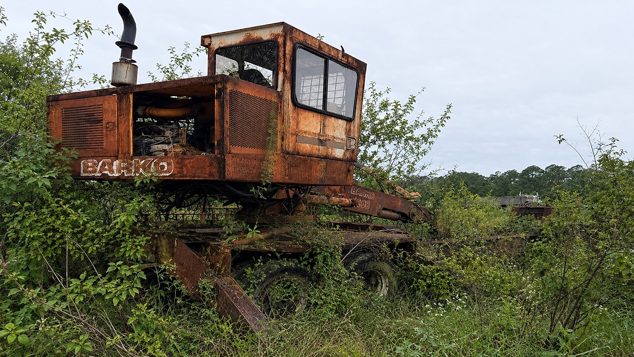 Abandoned BARKO with a John Deere diesel engine: Will it run?