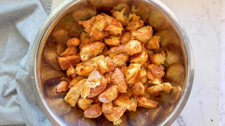 Croissant and mushroom stuffing recipe