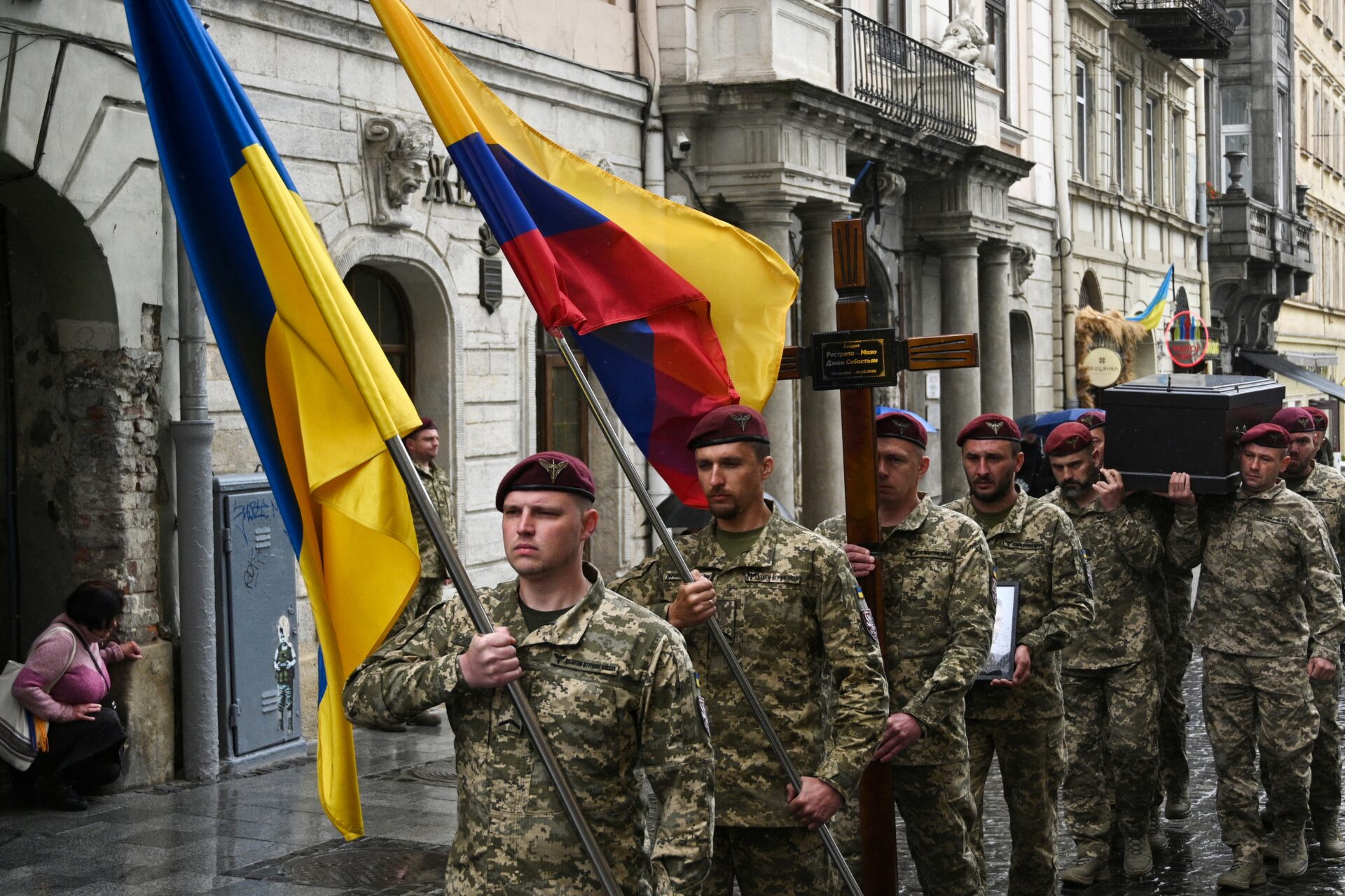 Volunteers from Spain, Venezuela and Colombia fight Putin's soldiers in ...