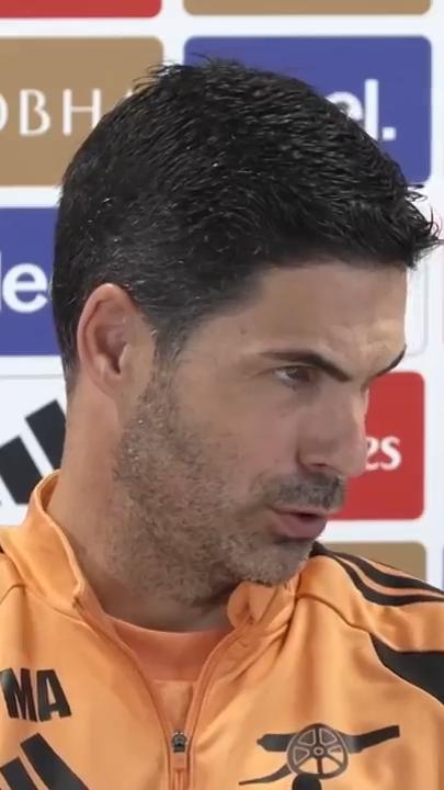 Vertical soccer Arsenal presser