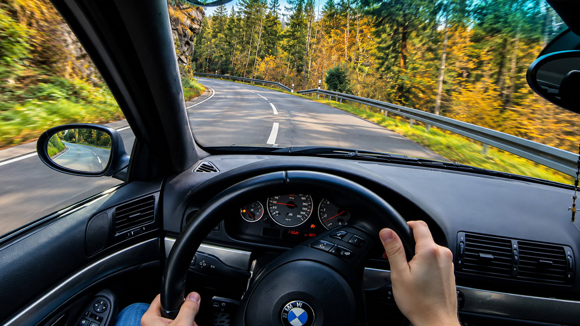 BMW M5 E39 takes on winding mountain roads