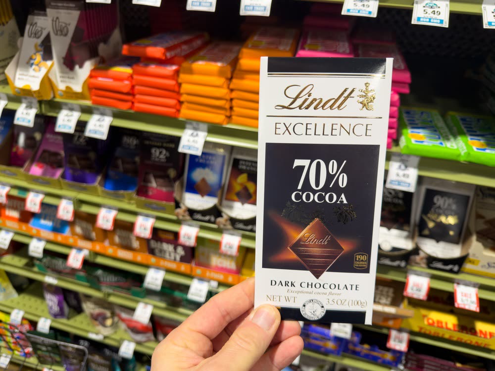 How eating dark chocolate every day can affect your heart, brain and mood