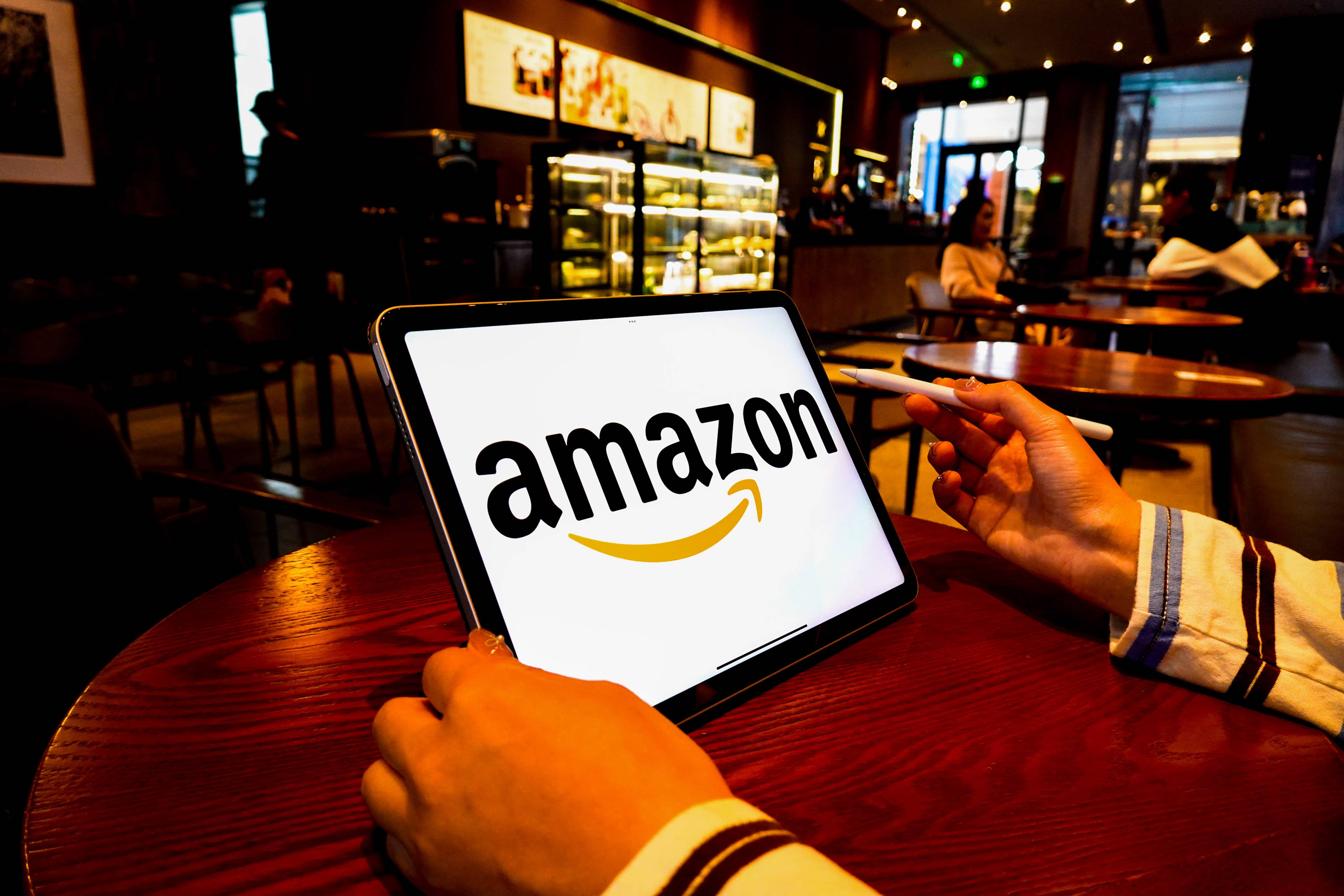 Amazon’s enchanting $7 solar firefly lights add a touch of whimsy to ...