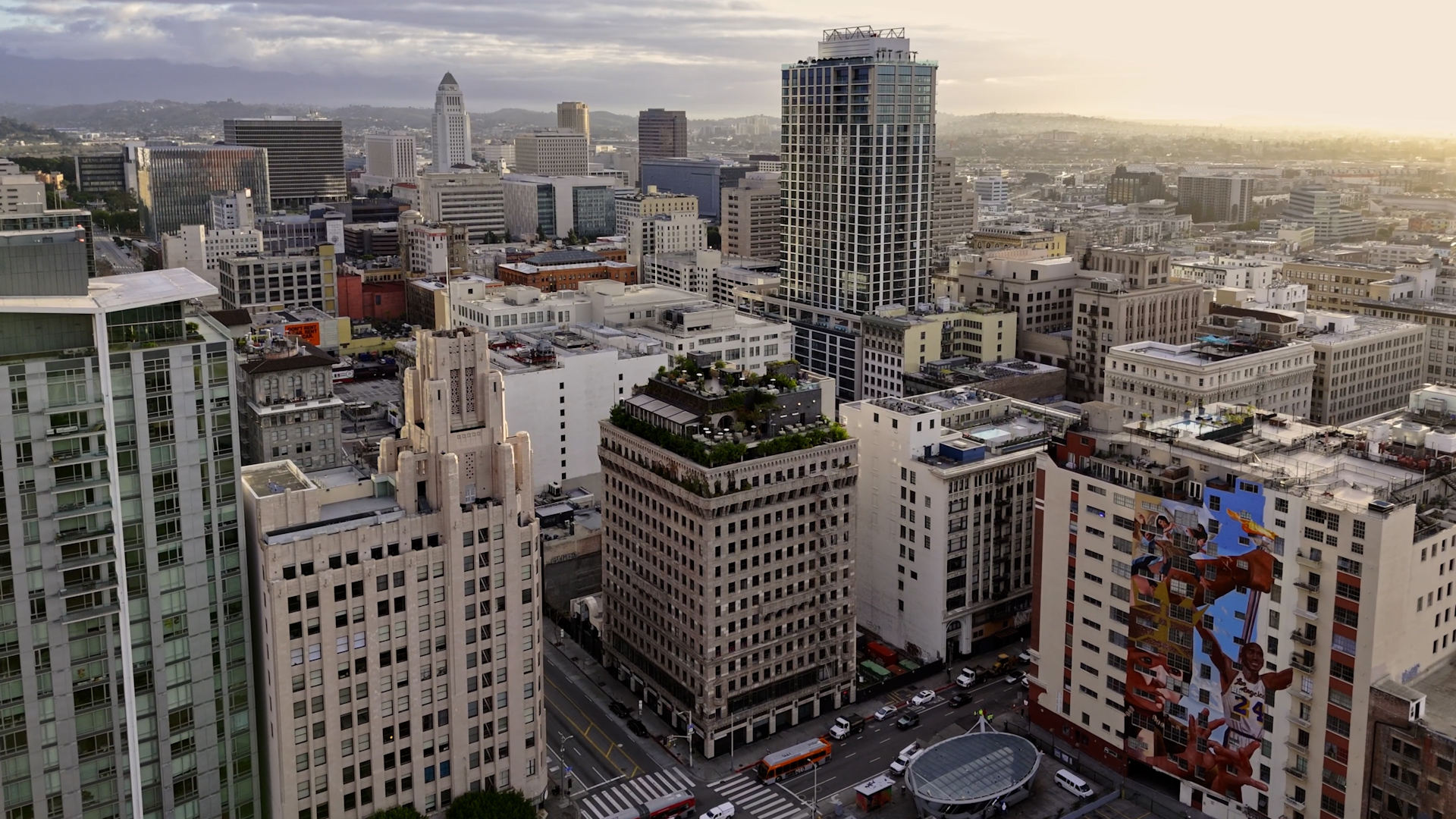 Exploring American cities from a new perspective: Aerial views