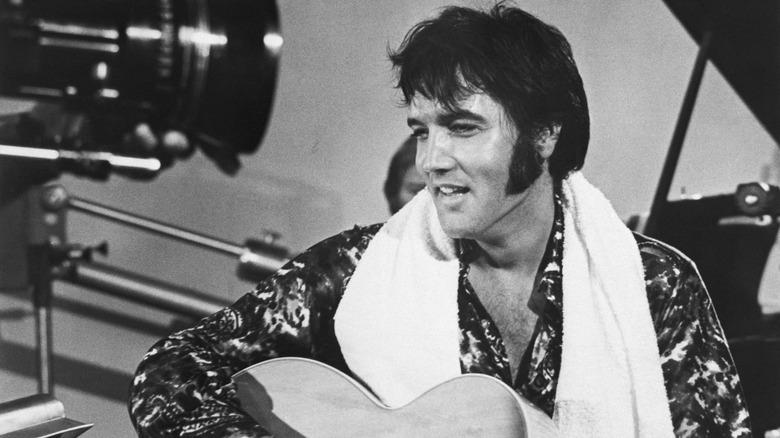 Order Elvis Presley's favorite pizza at the old-school Italian ...