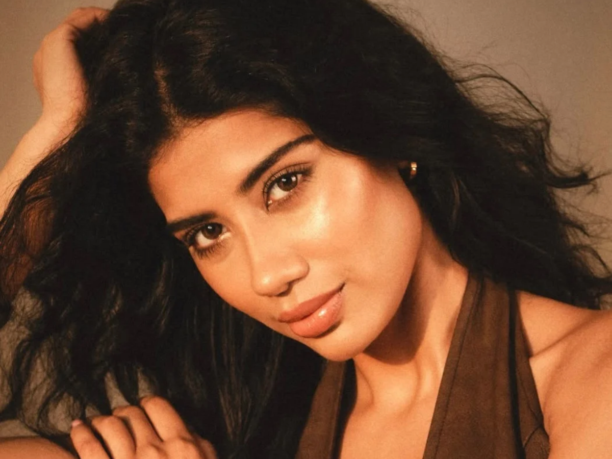 Ritika Khatnani’s sun-kissed portrait radiates effortless elegance