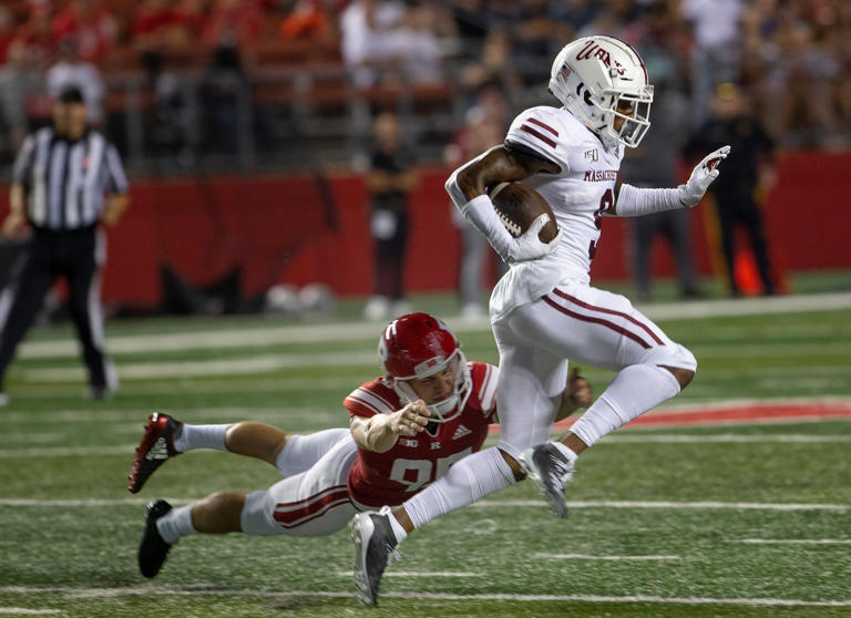 UMass vs. UConn football: TV info, keys to the game, behind the numbers