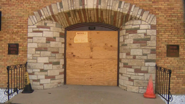 South Chicago Chapel undergoes first inspection since 55 decomposing ...