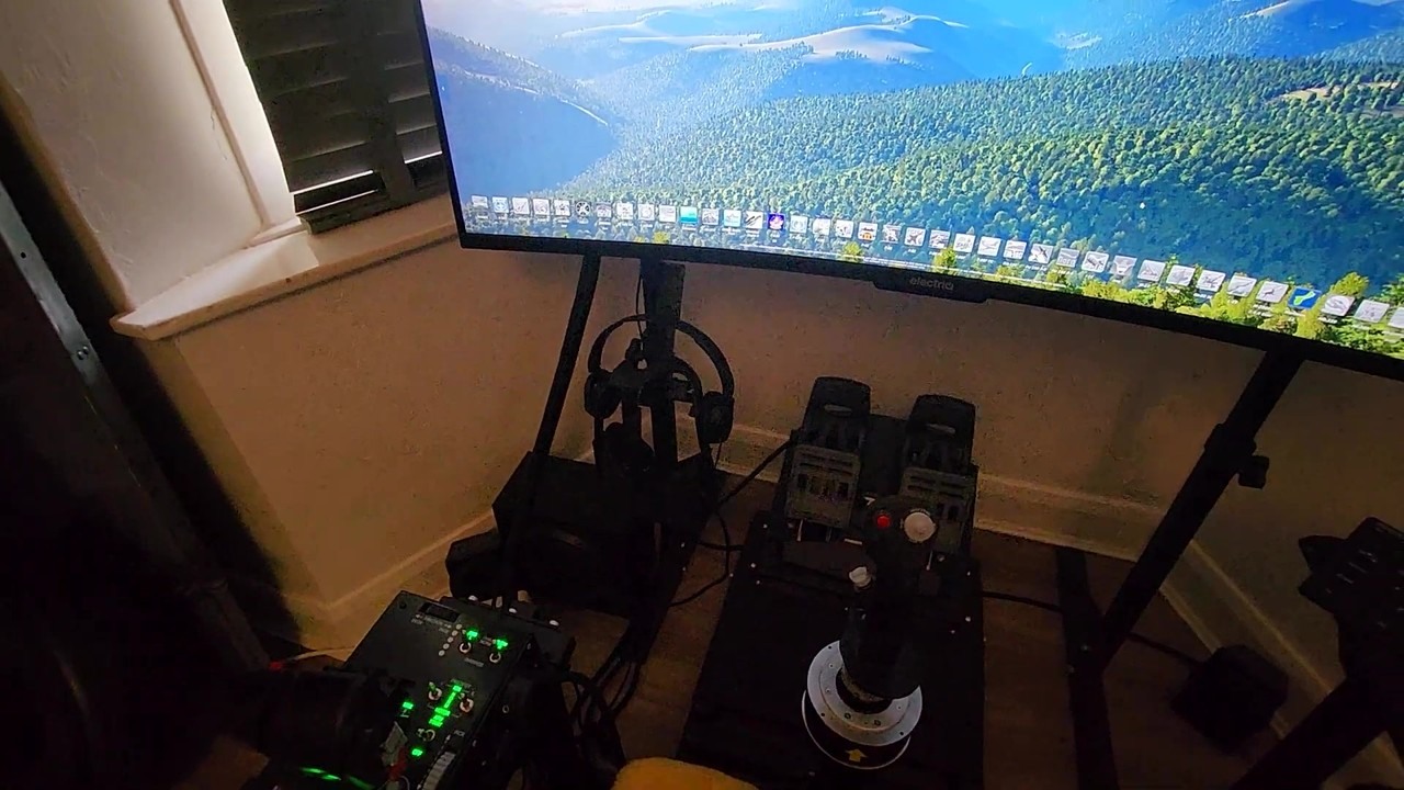 Beam eye tracker controls the camera in DCS World