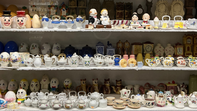 Collectors should search thrift stores for these rare atomic Tupperware ...