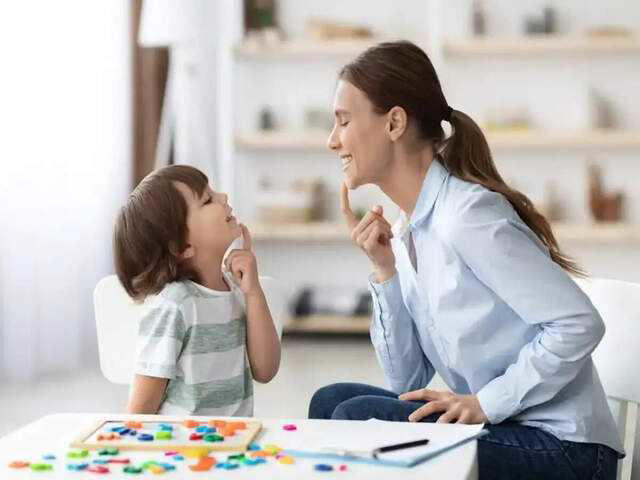 Understanding stuttering: Causes, symptoms, and treatment options