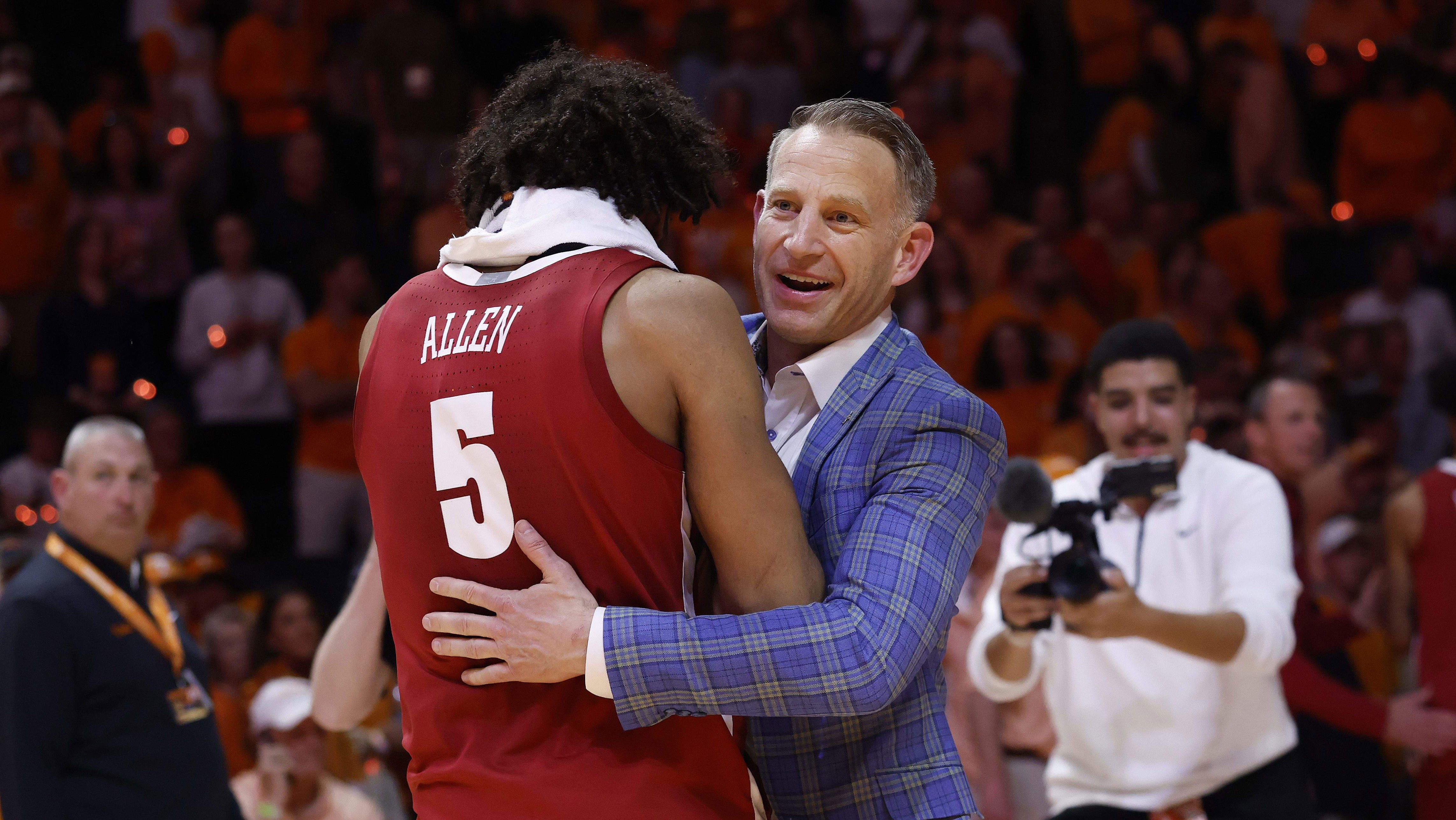 Did Auburn player punch Alabama star Amari Allen? Nate Oats sets record ...