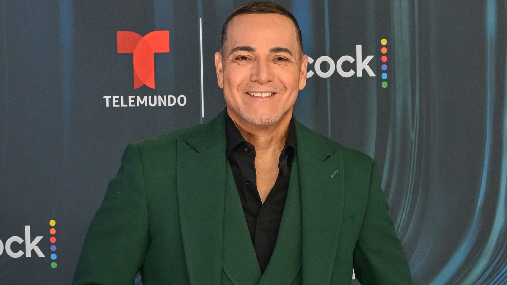 Puerto Rican salsa star Víctor Manuelle has a Christmas warning: Feed ...