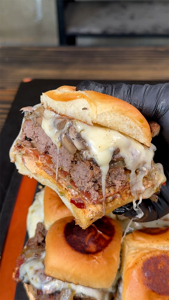 Juicy cheeseburger sliders