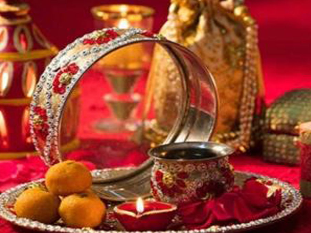 Karwa Chauth 2026: What are the traditional solah shringar items for ...