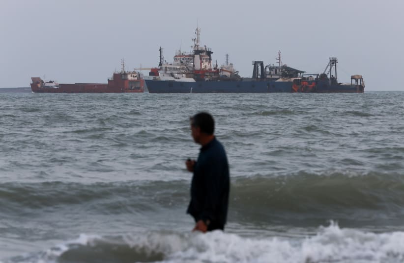 Iran threatens to sever Gulf internet cables in retaliation if US ...