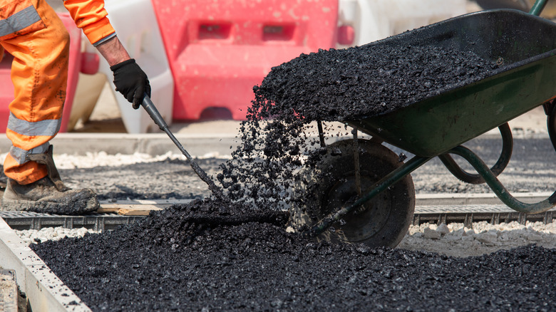 The unexpected ingredient that gives asphalt its black color and sticky ...